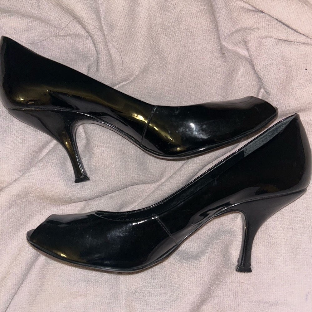 BCBGirls Black Patent peek toe heel 3” size 9